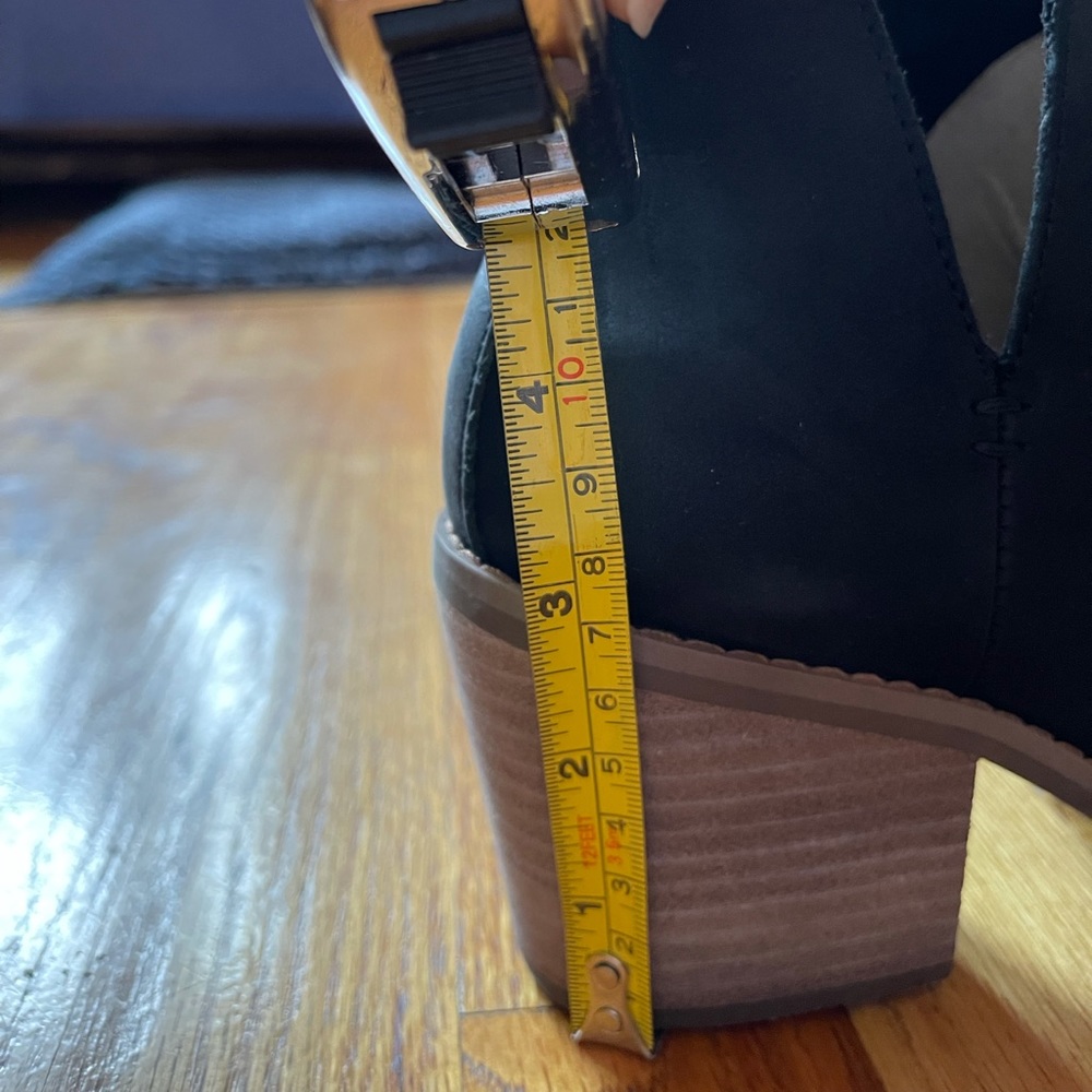Toms Women's Everly Cutout Boots . Size 6.5 Women
N10-06 - Picture 7 of 8
